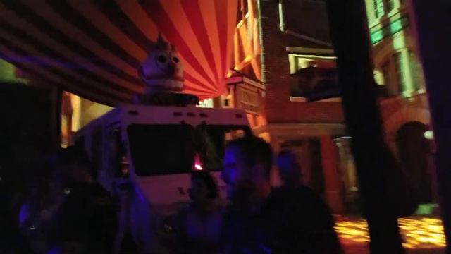 Killer Klownz from Outer Space смотреть онлайн