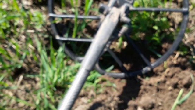 Поиск клада возле заброшенной церкви 012 смотреть онлайн