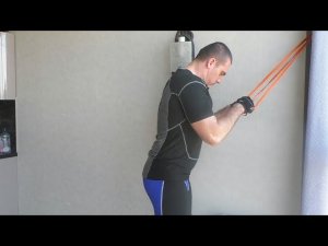 Разгибание рук с резиной сверху: техника и нюансы