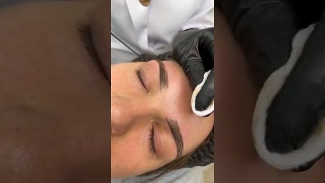 Ирина Лянгус. Работа минеральными пигментами пучком 3rl без использования анестезии. смотреть онлайн