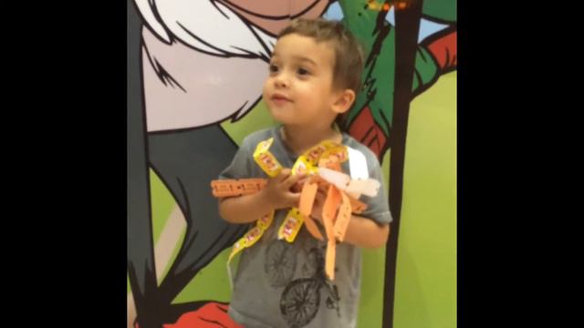 Сашка в детском комплексе Непоседа. смотреть онлайн