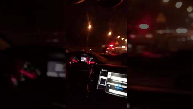 21.11.2021(вечер).На Новой Риге. Новорижское шоссе. Горит машина. Такси.