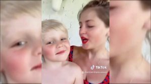 Анна Михайловская показала милые поцелуи с сыном