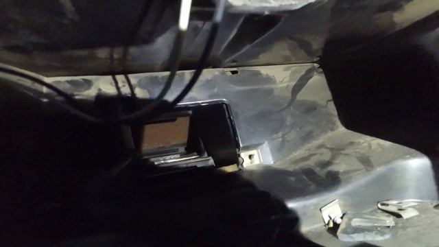 ВАЗ 2110 Замена моторедуктора заслонки отопителя старого образца на новый смотреть онлайн