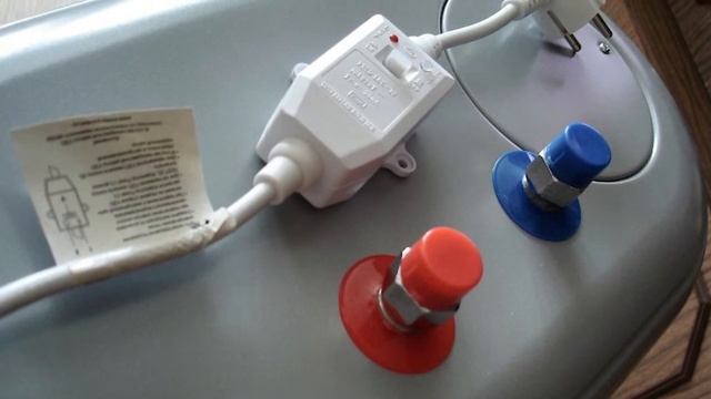 Электрический водонагреватель Electrolux EWH 80 Royal смотреть онлайн