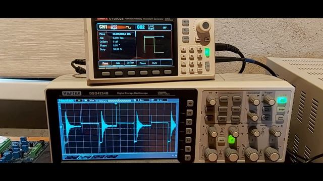 Заряд конденсатора потенциальной энергией. смотреть онлайн