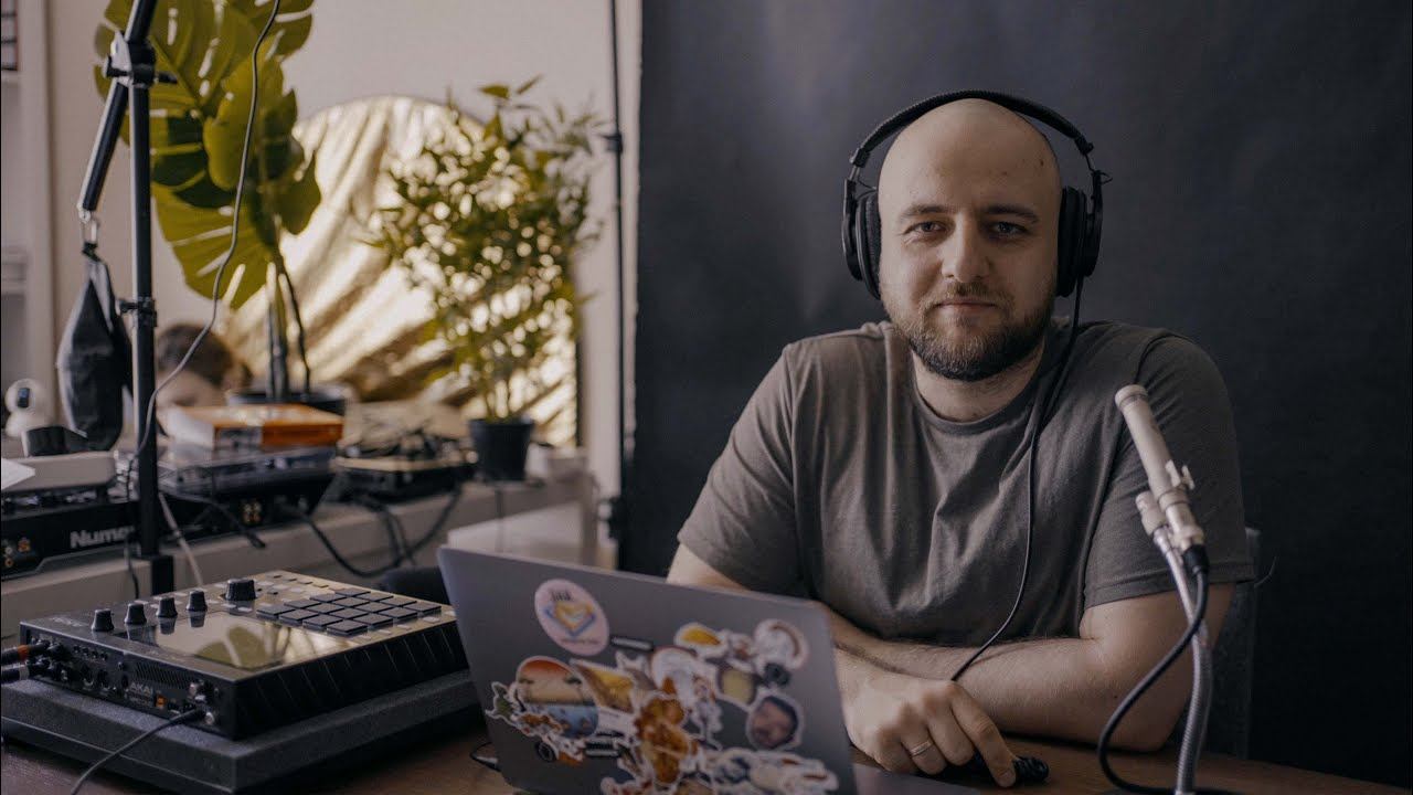 Максим Ильяхов – как делать качественный контент? / Сделано с нуля 065 смотреть онлайн