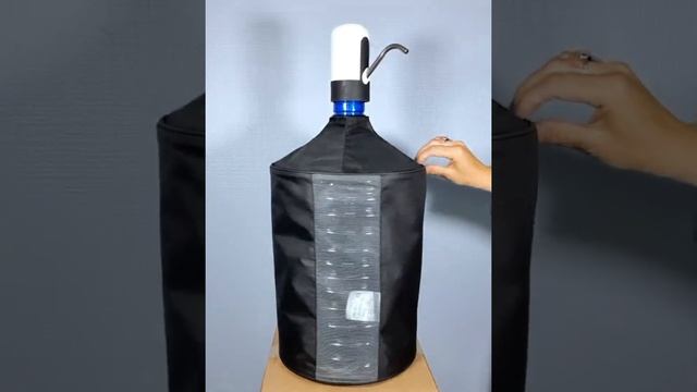 Чехол ПЛОТНЫЙ ЧЕРНЫЙ непрозрачный защитный для бутыли 19 литров с помпой Coolpaq BLACK, смотреть онлайн