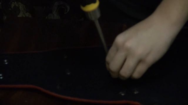 INSTALLING ROMAN REIGNS SIDE PLATES FOR WWE UNIVERSAL CHAMPIONSHIP TITLE BELT! смотреть онлайн