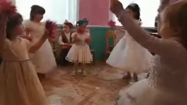 Утренник. Танец снежинок. смотреть онлайн
