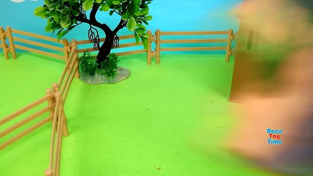 Farm Diorama and Barnyard Animal Figurines - Learn Animal Names смотреть онлайн