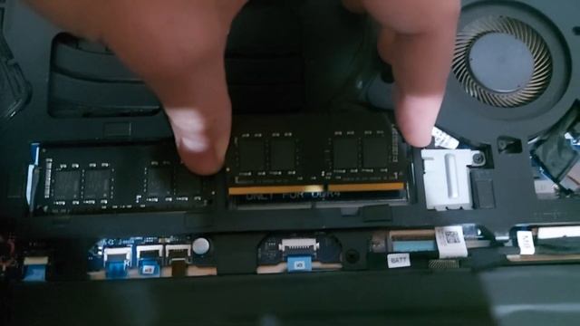 Dell G7 7588 Upgrade Memory смотреть онлайн