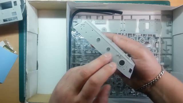 Обзор модели плавающего тягача LWS 1/35 HobbyBoss 82430 смотреть онлайн