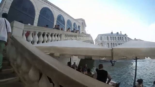 Прогулка по Венеции 2. Мост Rialto. Гандолы. смотреть онлайн