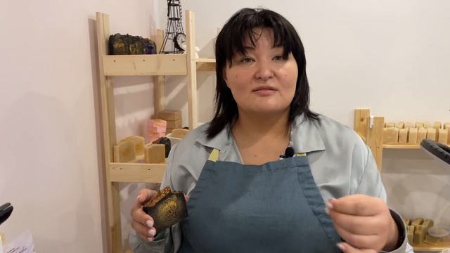 МУЖ ВЫГНАЛ В РУКОДЕЛИЕ! Делаю домашнее МЫЛО своими ручками! За пять минут щелочь превращаю в мыльце смотреть онлайн