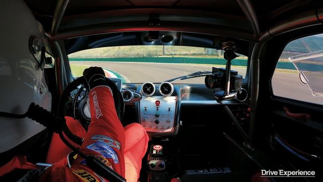 Pagani Zonda Revolución: La prova in pista a Imola - Davide Cironi Drive Experience смотреть онлайн