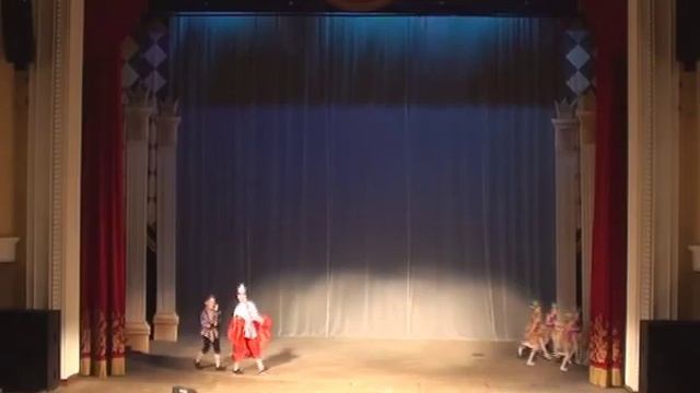 Танцевальное Шоу "Zолушка.ПереZагрузка" Клоуны смотреть онлайн