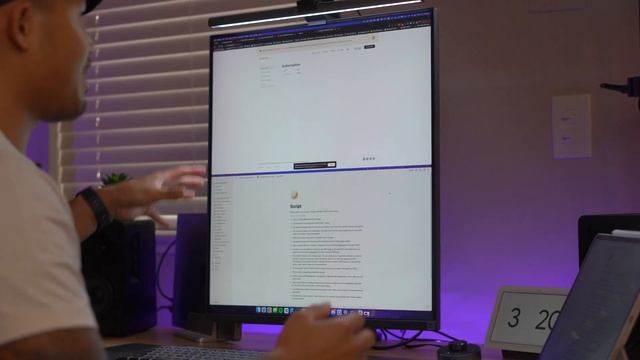 This Monitor is CRAZY!! LG DualUP Ergo Monitor Review смотреть онлайн