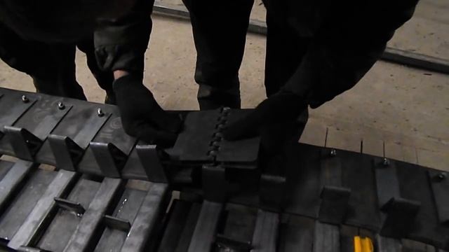 Сборка гусениц для Вездехода ТСН 74. Соединяем замком. смотреть онлайн