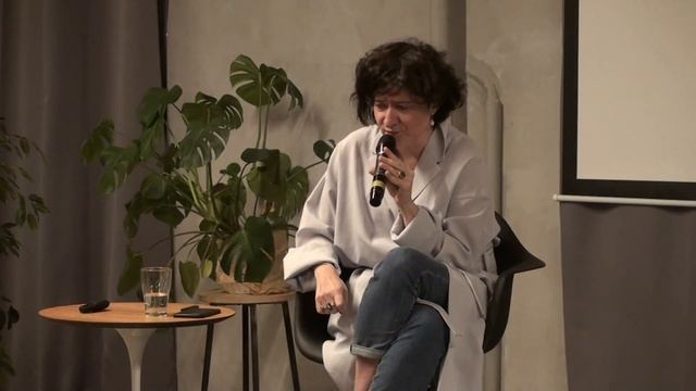 ЗАЧЕМ НУЖНЫ СТИХИ? / Мария Степанова / Rassvet Book Fair 2019 смотреть онлайн