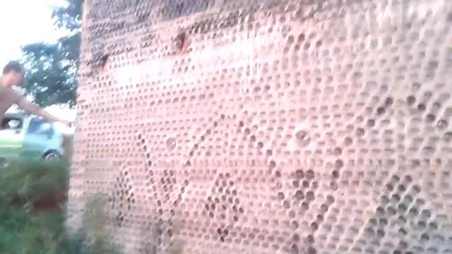 Дачный дом из бутылок – а вам слабо? смотреть онлайн
