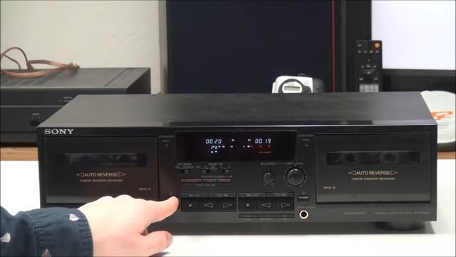 SONY DUAL CASSETTE DECK PLAYER AND RECORDER WITH AUTO REVERSE TC-WR535 PRODUCT DEMO смотреть онлайн