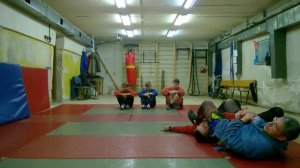 Контрприем от броска СПИНА С КОЛЕН