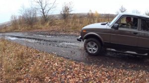 Нива 2131 наконец дождался дождей. Лайтовые покатушки на обновленной Ниве 2020.