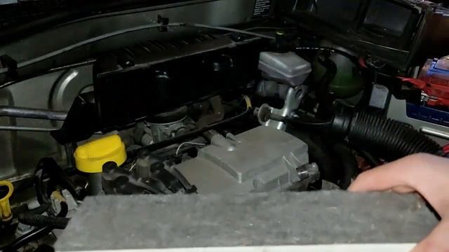 ЗАМЕНА ВОЗДУШНОГО ФИЛЬТРА НА ДВИГАТЕЛЕ РЕНО K7M 1,6 8V. Рено Логан, Сандеро, Ларгус с двигателем 1, смотреть онлайн