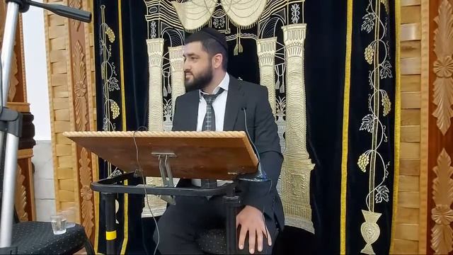 Молитва в святых местах, на могилах праведников (Рав Исраэль Якобов) смотреть онлайн