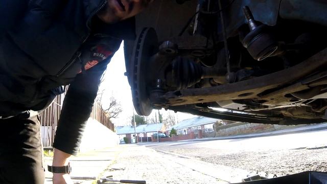 Ford Fiesta Mk6 Transmission Oil Seal Replacement смотреть онлайн
