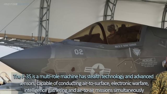 Insane US F-15 Pilot Performs Low Pass and Take Off смотреть онлайн
