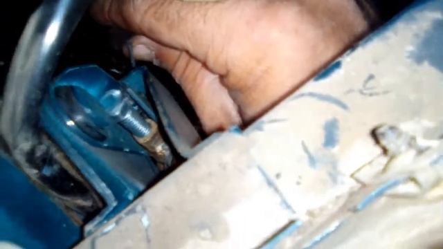 Ваз - 2107 . Порвался трос капота . Сделал по своему то что нашел в своем гараже. смотреть онлайн