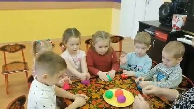Фрагмент музыкального занятия в младшей группе смотреть онлайн
