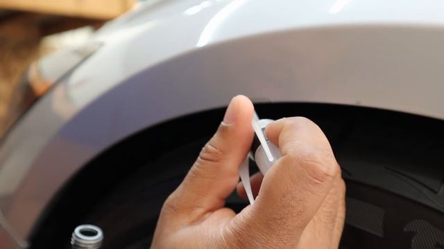 Nissan's touch-up paint - Does it work? смотреть онлайн