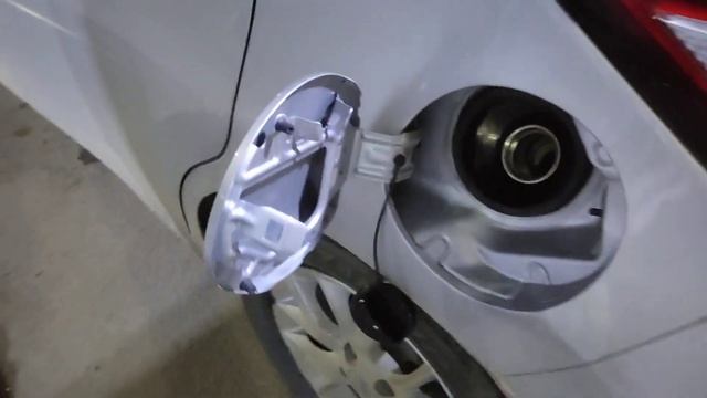 сколько влезает в бак после отсечки Nissan Note e-power смотреть онлайн