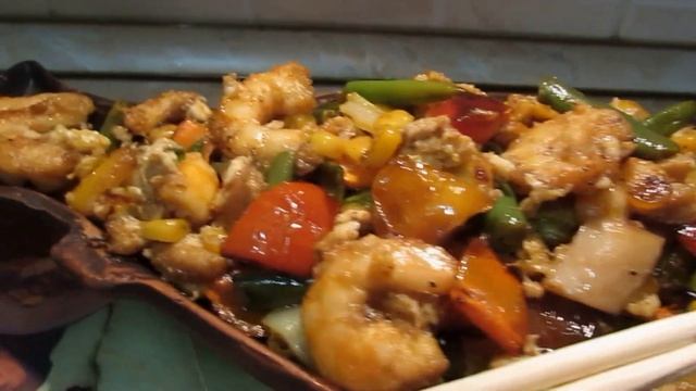 Вок из морепродуктов с овощами рецепт на 8 марта. смотреть онлайн