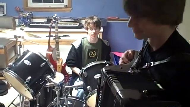 Breaking the Law - Accordion and Drums смотреть онлайн