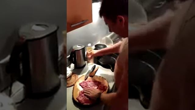 Готовим правильный стейк смотреть онлайн