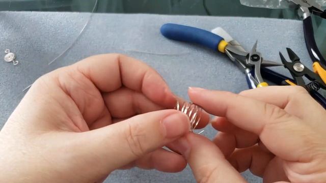 DIY Halloween Wire Skeleton Tutorial - Use Craft Wire to make Halloween Shapes смотреть онлайн