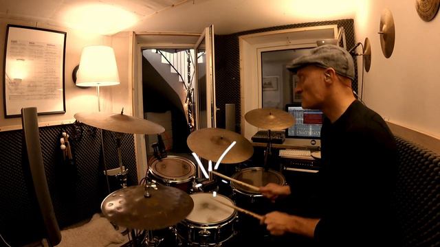 The Doobie Brothers - Long Train Running (DRUM COVER) смотреть онлайн