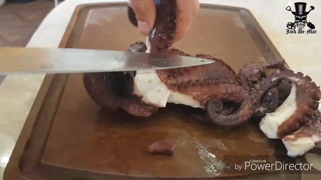 Как приготовить ОСЬМИНОГА/Мягкий осьминог/рецепт осьминога/How to cook an octopus смотреть онлайн