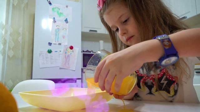 Ева готовит маме еду смотреть онлайн