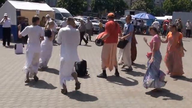 Выездная харинама Северодонецк 11-13 мая 2013 (1) смотреть онлайн