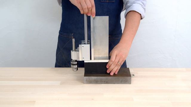 Creating a High-Rigidity Workbench Using Alminium Frames смотреть онлайн