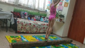 Упражнения на бревне