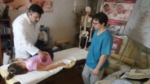 Приемы Мануальной терапии, все типы скручивания для поясницы лежа. Обучение