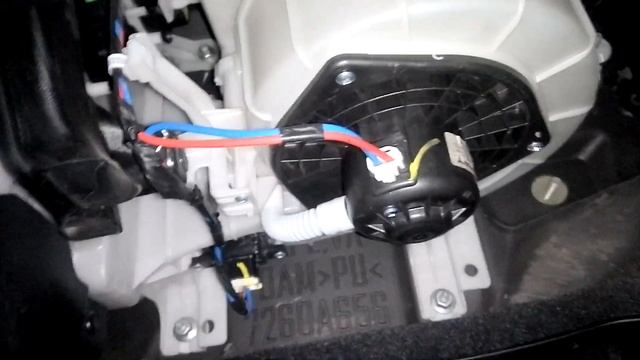 Неисправный моторчик печки Митсубиси Аутлендер 3 смотреть онлайн