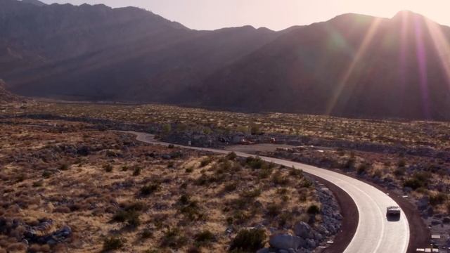 Aston Martin DB11 Volante - Beautiful is a World Above смотреть онлайн