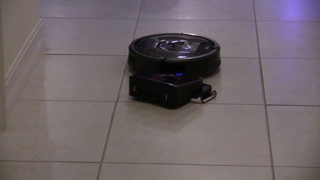 Roomba, Deebot & Braava Jet All Cleaning at the Same Time смотреть онлайн